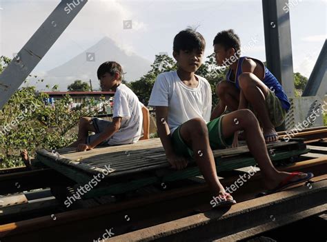 rumbling in tagalog|RUMBLING .